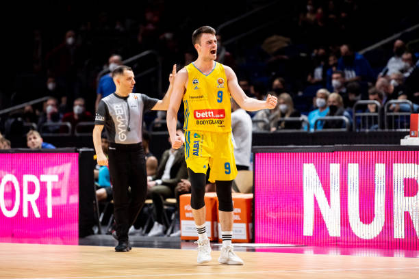 她不仅拥有 她不仅拥有