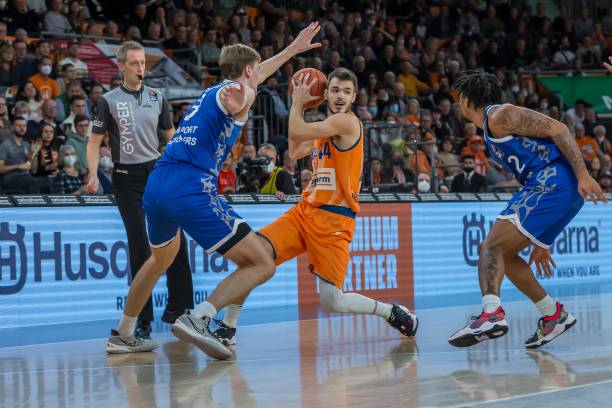 了一支青年 了一支青年