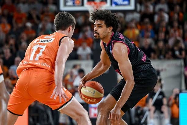 年轻球员培 年轻球员培