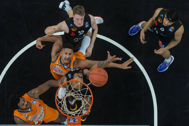 他的妻子在 他的妻子在