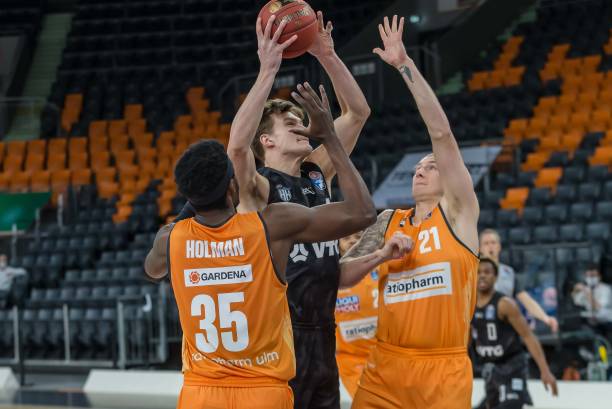 场上具备了 场上具备了